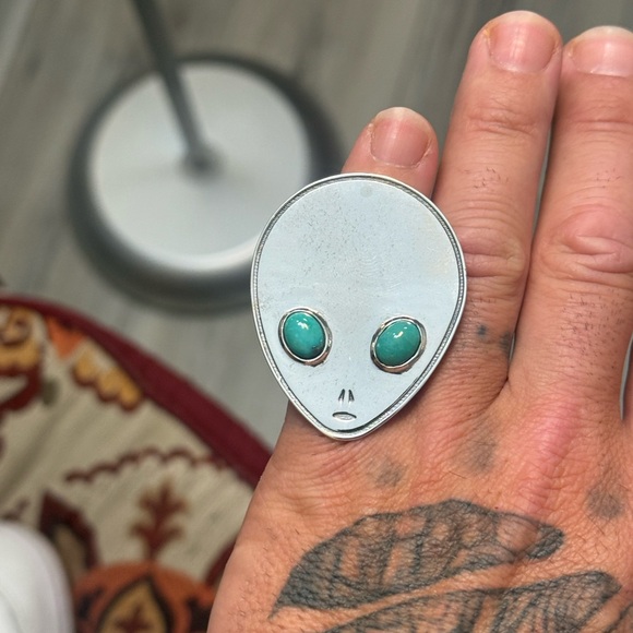 STERLING SILVER NATIVE AMERICAN SW TURQUOISE ALIEN HEAD ROSWELL 2” RING .925 - Picture 4 of 11